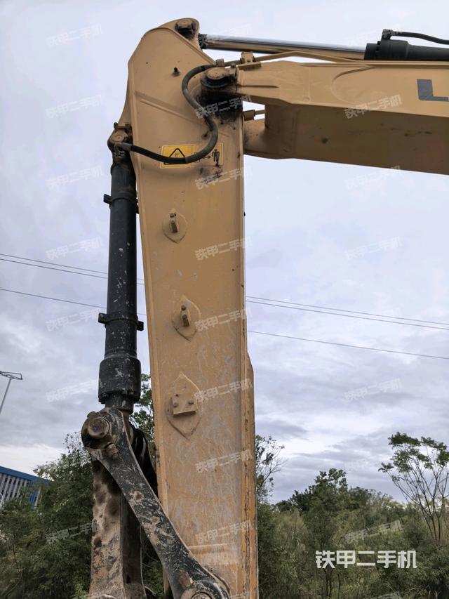 小臂整体左后（工作和回转装置）