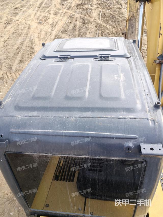 駕駛室頂部（整機外觀）