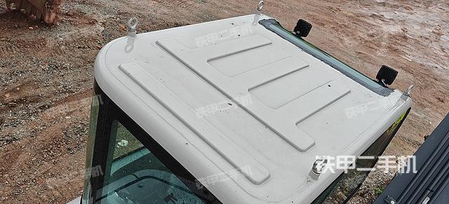 驾驶室顶部（整机外观）