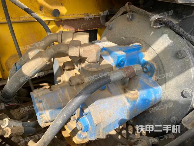 液壓泵艙室正面整體（整機(jī)外觀）