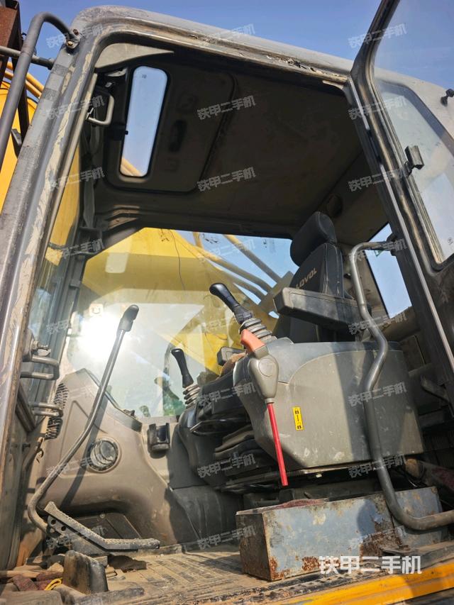 驾驶室整体（整机外观）