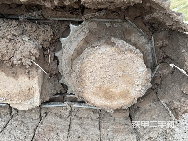 右驱动轮（行走机构）