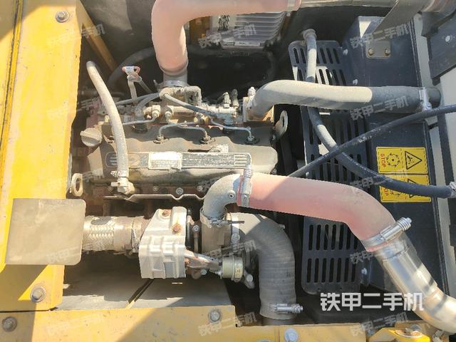 发动机室（上车部件）