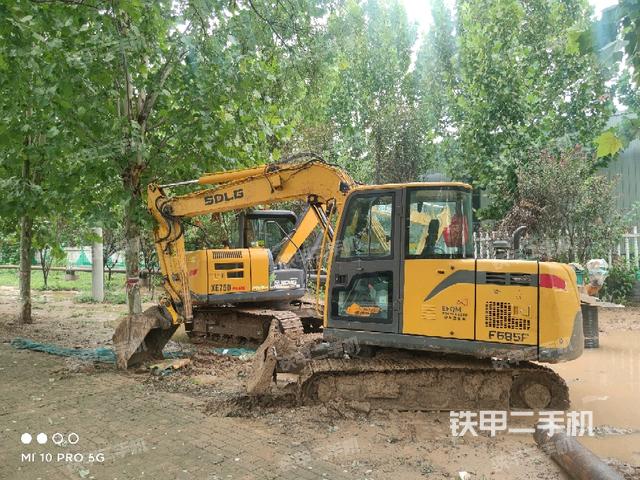 山东临工E675F挖掘机