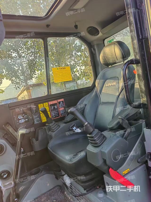 驾驶室整体（整机外观）