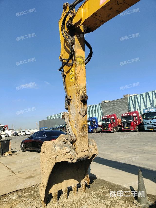 小臂整体左后（工作和回转装置）