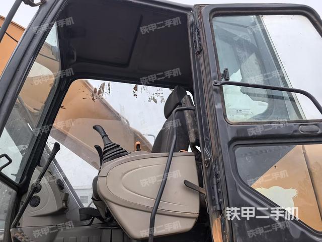 驾驶室整体（整机外观）