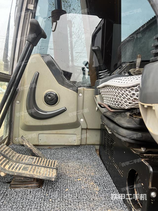 单侧履带整体（整机外观）