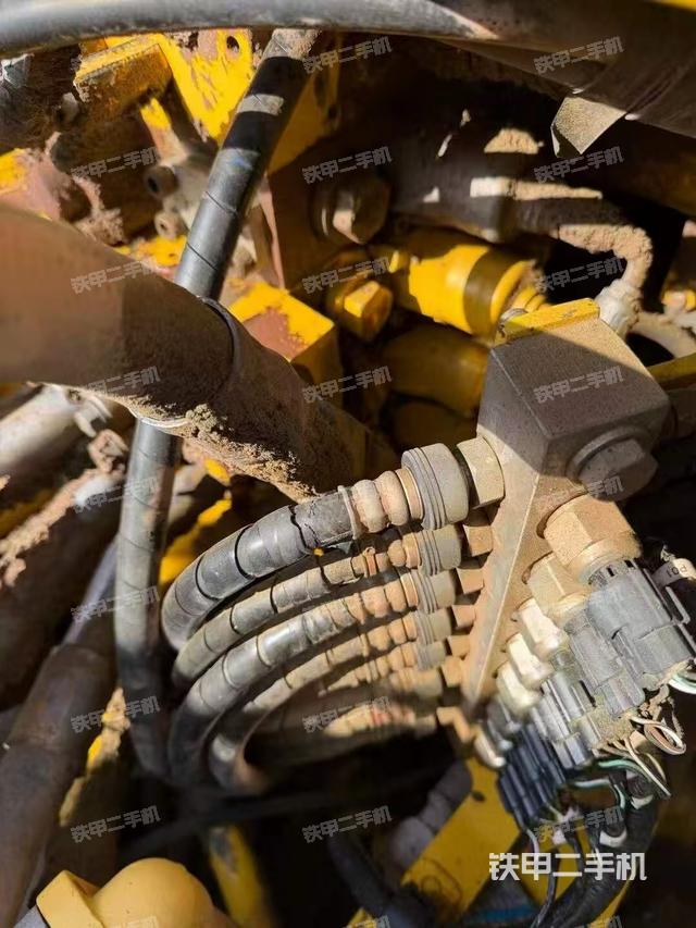 驾驶室整体（整机外观）