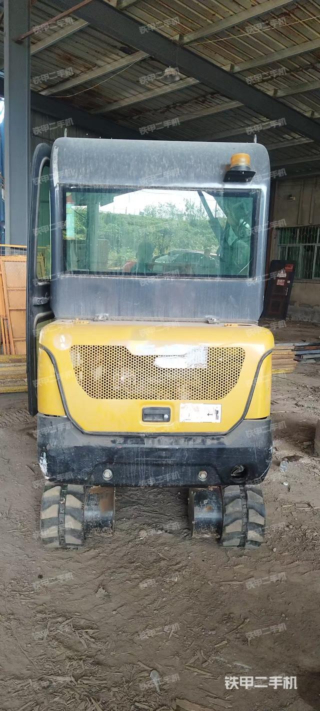 驾驶室顶部（整机外观）