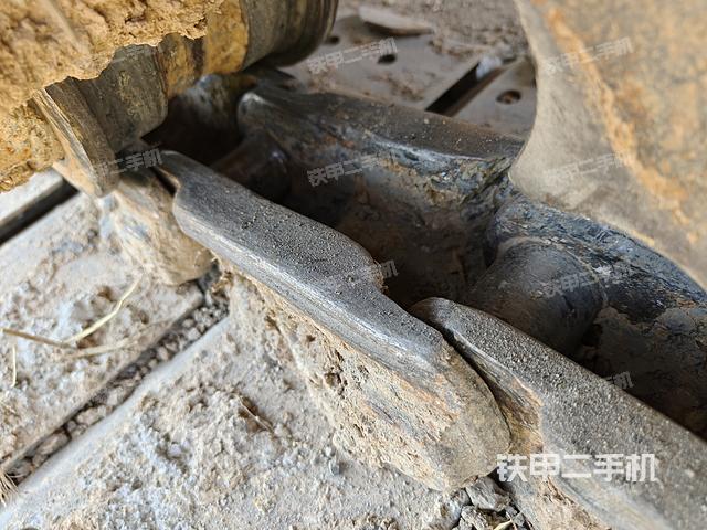 回转马达和主控阀（整机外观）