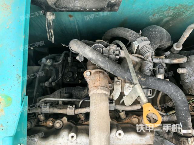 氣門室蓋螺絲特寫(xiě)（上車部件）