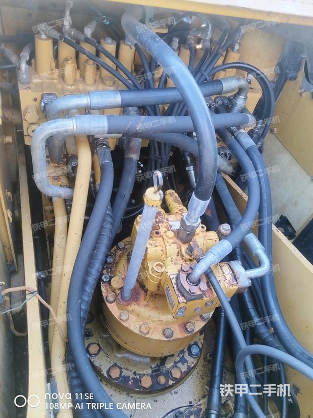 駕駛室頂部俯視（上車部件）