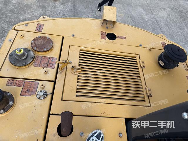 驾驶室顶部（整机外观）