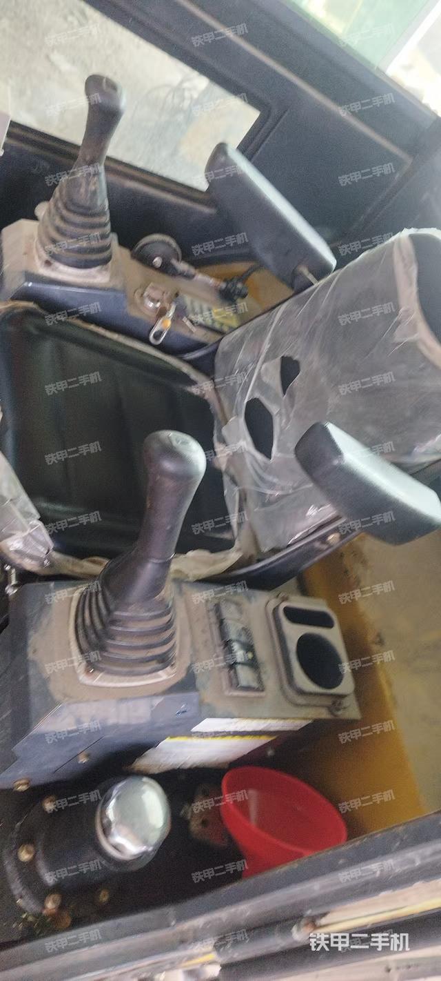 驾驶室整体（整机外观）