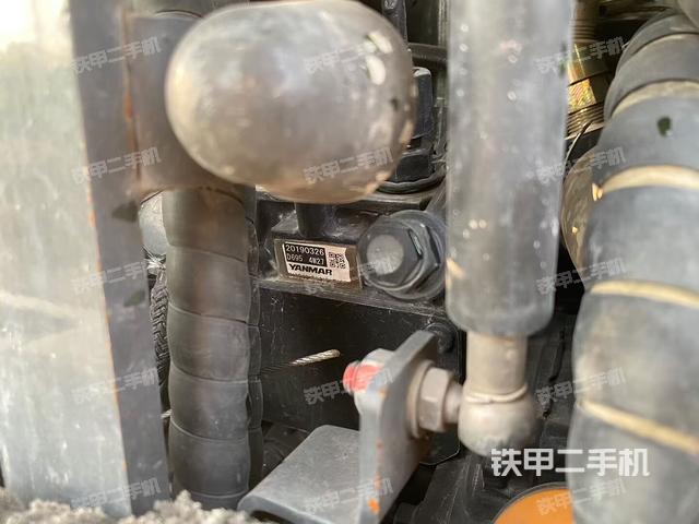 回转马达和主控阀（整机外观）