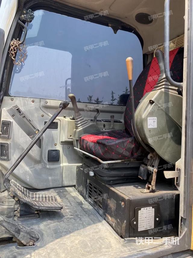 驾驶室整体（整机外观）