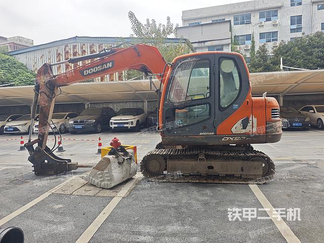 斗山DX75E-9C挖掘机