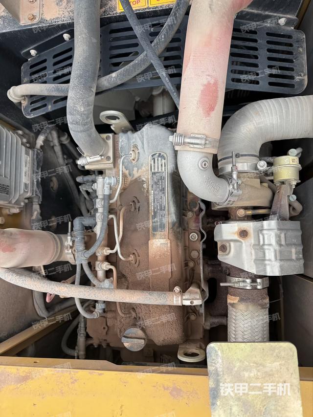 气门室盖螺丝特写（上车部件）