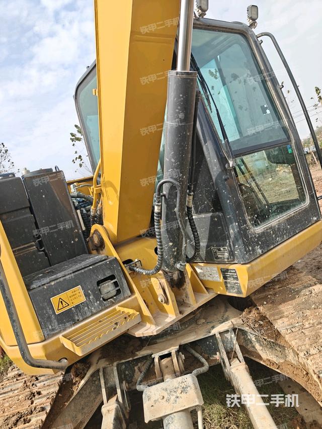 小臂整体右前（工作和回转装置）