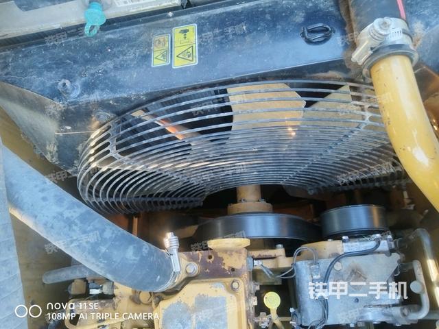 中央回轉(zhuǎn)接頭特寫（上車部件）