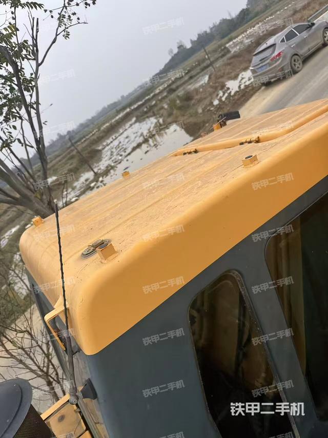 駕駛室頂部（整機(jī)外觀）