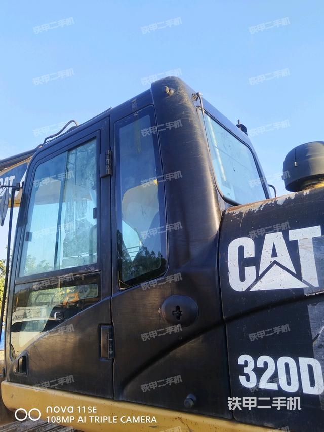 駕駛室左后45度（駕駛室部分）