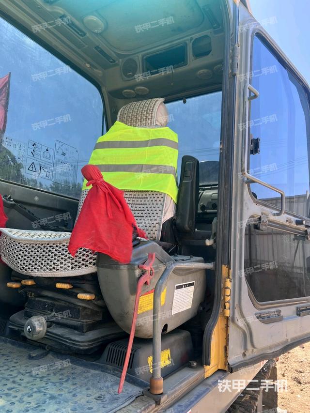 驾驶室整体（整机外观）