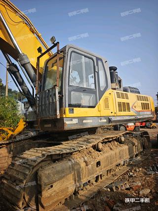 雷沃重工FR480E挖掘机