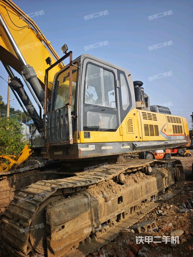 雷沃重工FR480E挖掘机