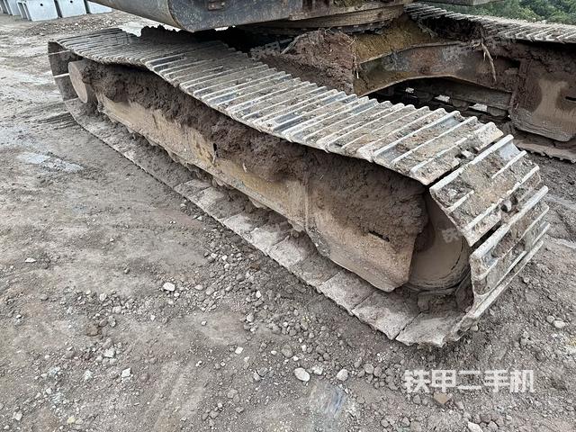 左侧履带整体 （行走机构）