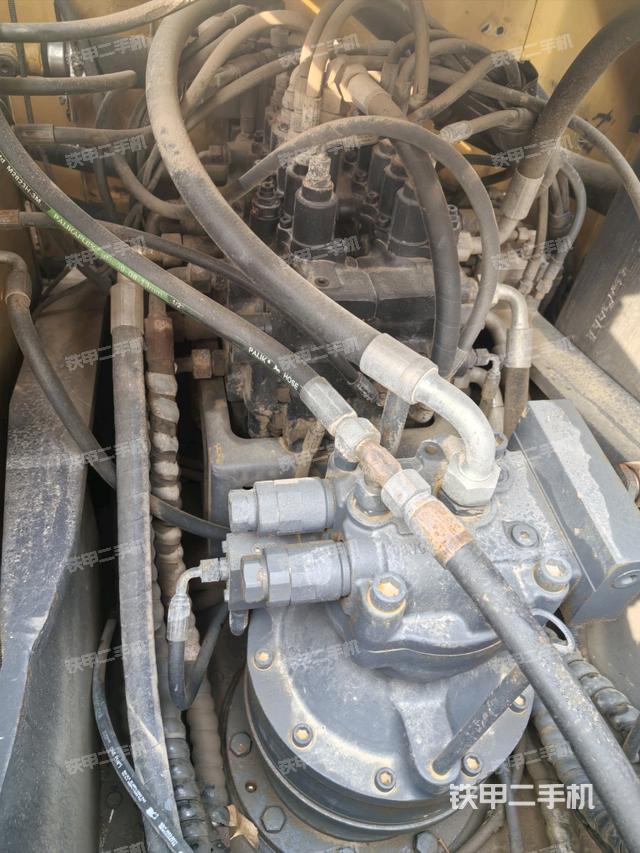 回轉(zhuǎn)馬達和主控閥（整機外觀）