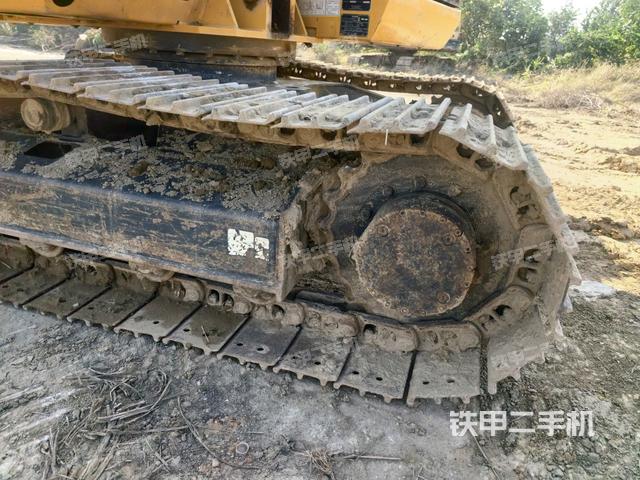 右驱动轮（行走机构）