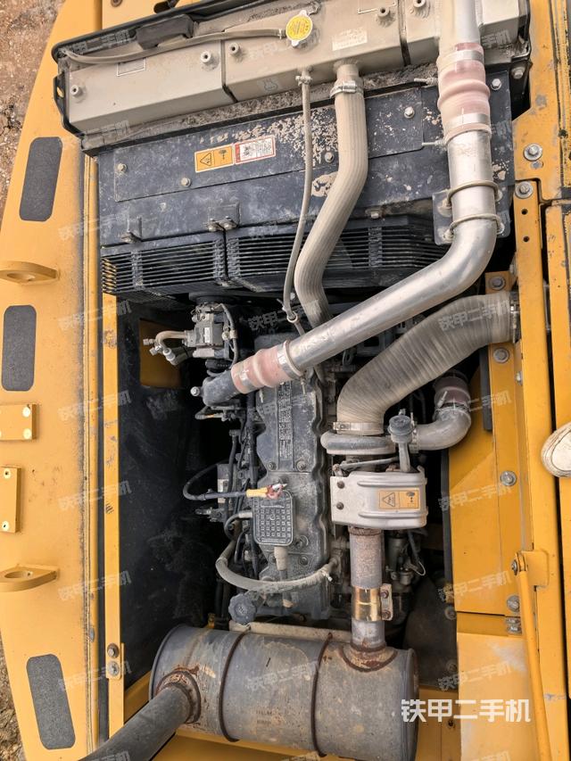 发动机室（上车部件）