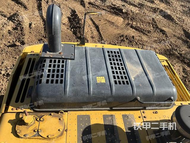 驾驶室顶部（整机外观）