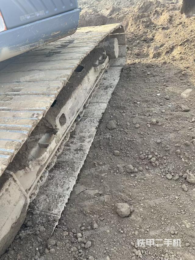 單側(cè)履帶整體（整機(jī)外觀）