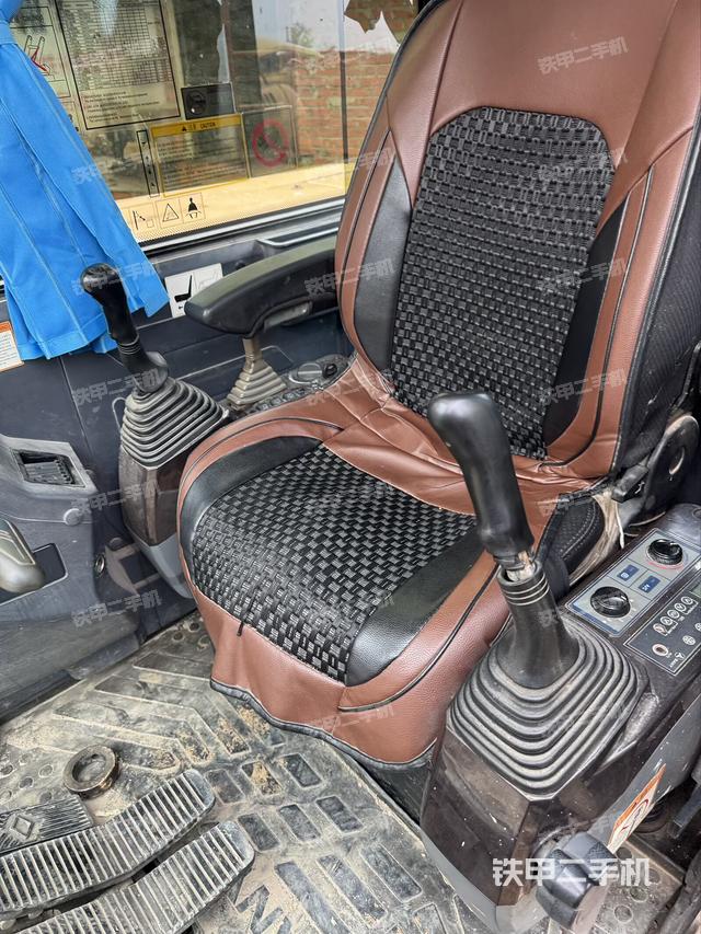 驾驶室整体（整机外观）