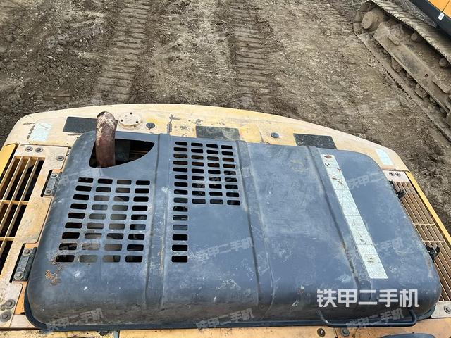 驾驶室顶部（整机外观）