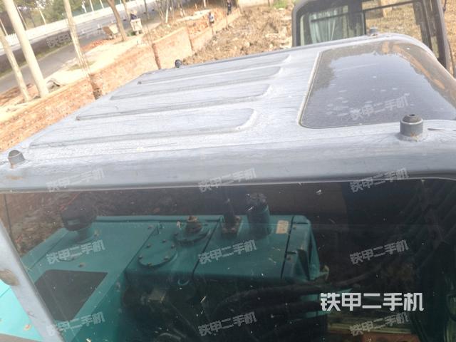 驾驶室顶部（整机外观）