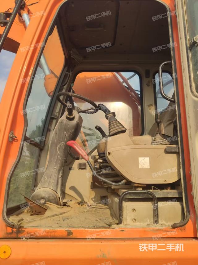 驾驶室整体（整机外观）