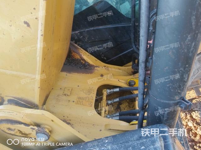 大臂背部俯視（工作和回轉(zhuǎn)裝置）