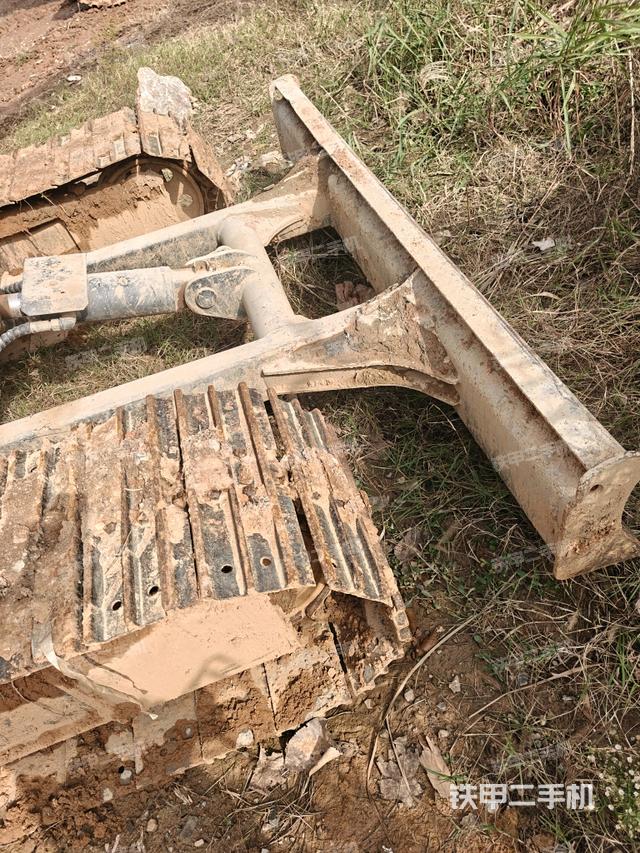 转盘和下车架正前（工作和回转装置）