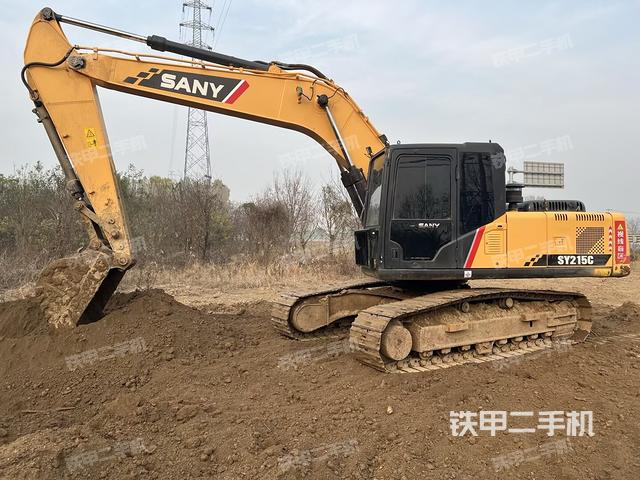 三一重工SY215C挖掘机