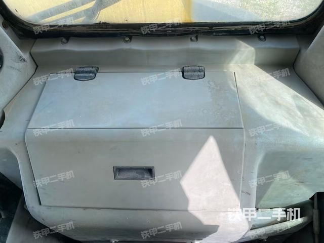 駕駛室整體（整機(jī)外觀）