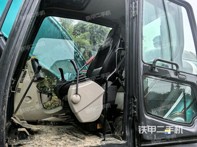 座椅后部（駕駛室部分）