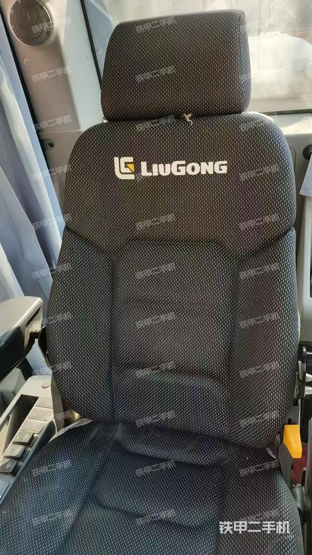 驾驶室整体（整机外观）