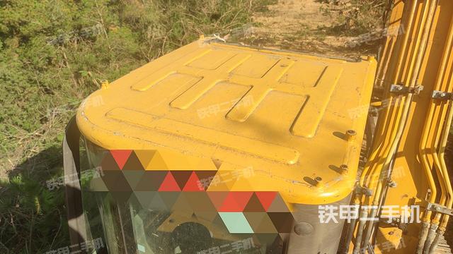 驾驶室顶部（整机外观）