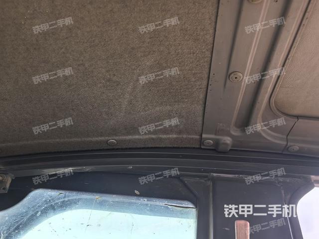 驾驶室顶部（整机外观）