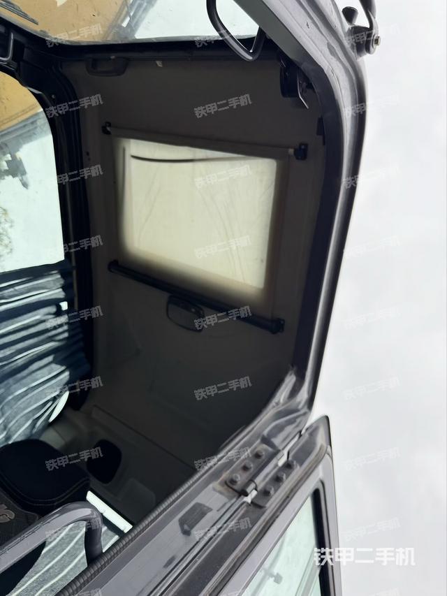 顶棚整体（驾驶室部分）