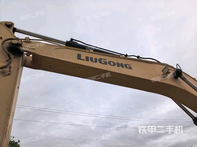 大臂整体 右侧（工作和回转装置）